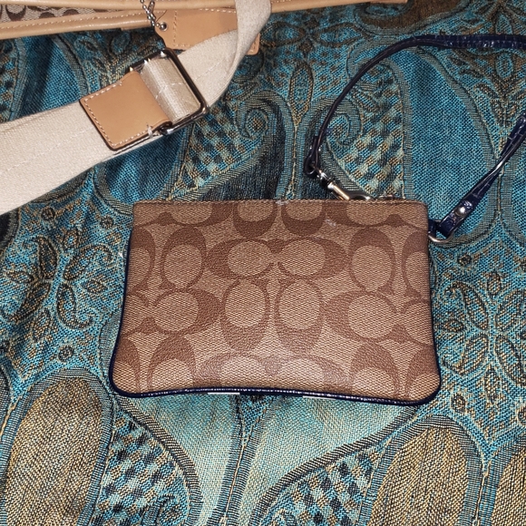 Coach Wristlet - Picture 3 of 6